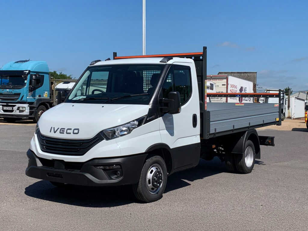 Looking for Tippers in Southampton? Here’s What to Consider Before Buying